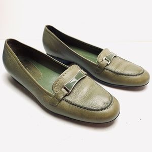 TROTTERS Olive Green Flat Loafers Slip On Shoes 9N